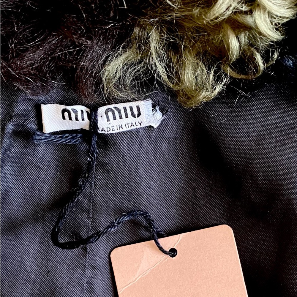 Miu Miu Fall Winter 2019 runway sheepskin shearling fur cape in camo green sz 38 - Picture 11 of 16